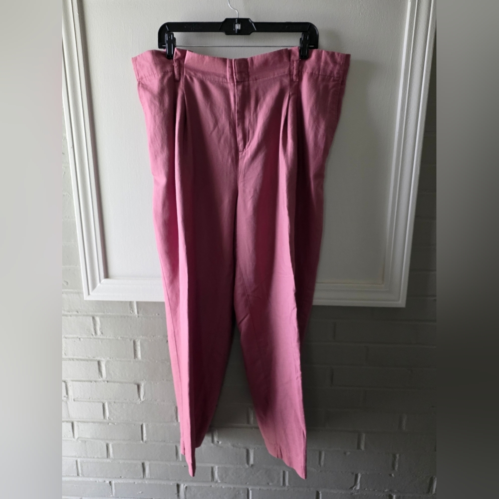 LOFT Women's Pants in Soft Rosey Pink